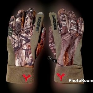 Women's Hot Shot Wind Stopper camo gloves